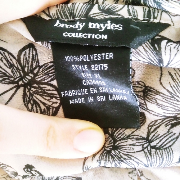 Brody Myles Women Floral Tan Button Down Blouse XL - Picture 10 of 10